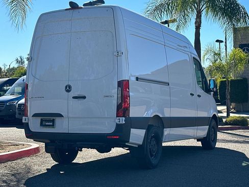 New 2025 Mercedes-Benz Sprinter 2500 image 3