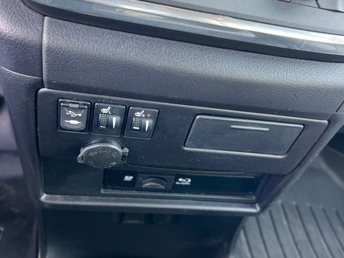 Used 2015 Toyota Sienna SE Premium image 33