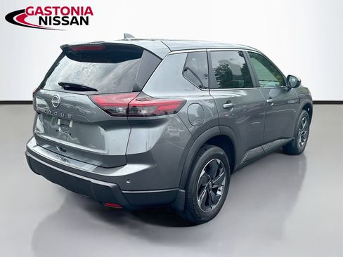 Used 2026 Nissan Rogue SV FWD image 9