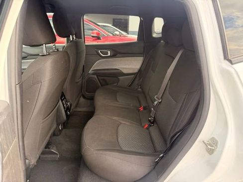 Used 2023 Jeep Compass Sport image 17