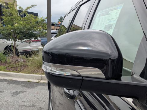 New 2025 Lincoln Navigator L Reserve image 12