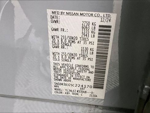Used 2025 Nissan Pathfinder Platinum AWD/4WD image 42
