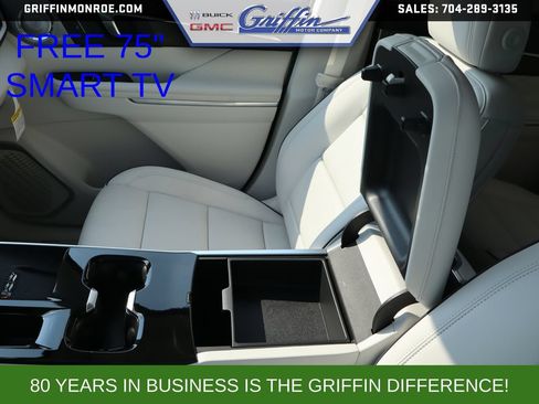 New 2027 Buick Enclave Avenir w/ LPO, Illumination Package FWD image 27