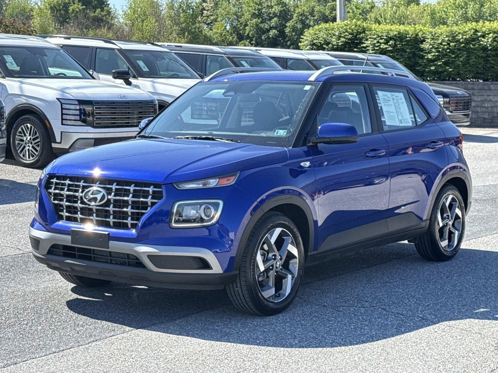 Used 2023 Hyundai Venue SEL w/ Cargo Package FWD image 28