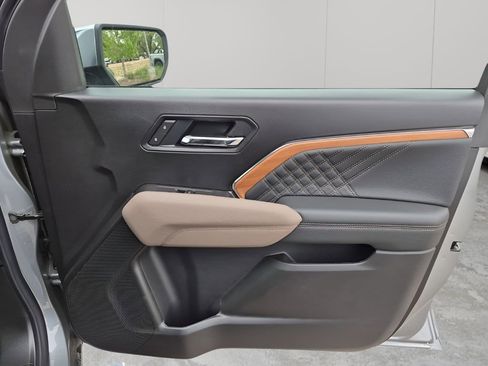 New 2026 GMC Canyon Denali image 13