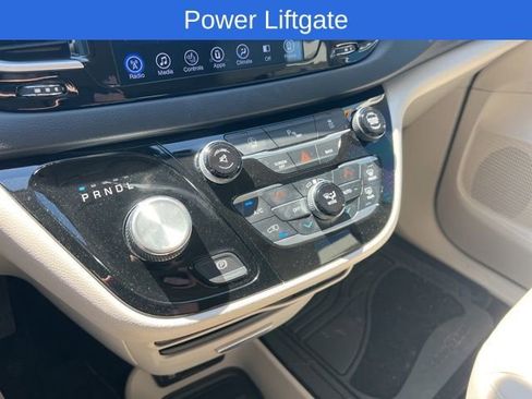 Used 2017 Chrysler Pacifica Touring-L w/ Tire & Wheel Group image 12