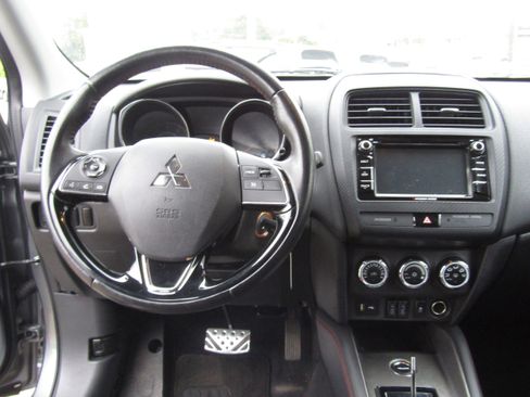 Used 2018 Mitsubishi Outlander Sport AWD image 17