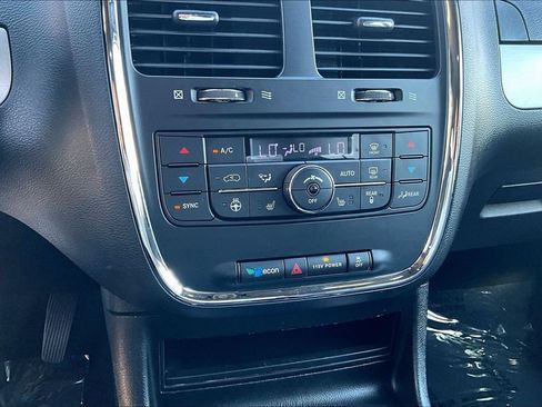 Used 2019 Dodge Grand Caravan GT FWD image 14
