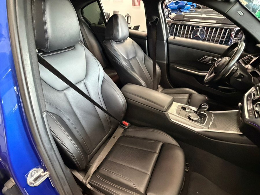Used 2022 BMW 330i Sedan w/ M Sport Package RWD image 39