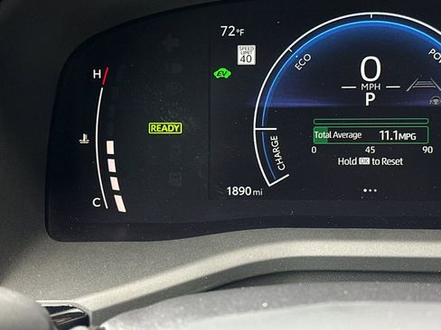 Used 2025 Toyota Camry LE w/ Convenience Package FWD image 28