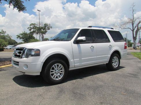 Used 2014 Ford Expedition Limited w/ Equipment Group 301A RWD image 3