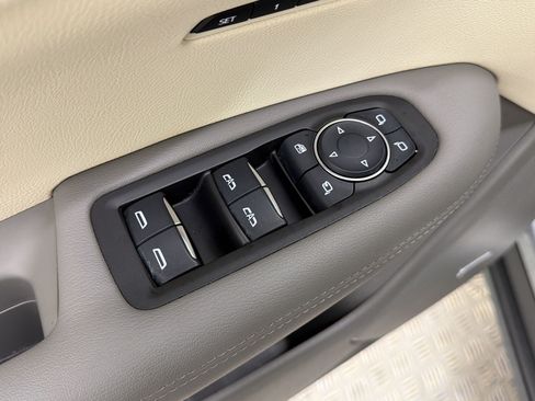 Used 2023 Cadillac XT6 Premium Luxury FWD image 14