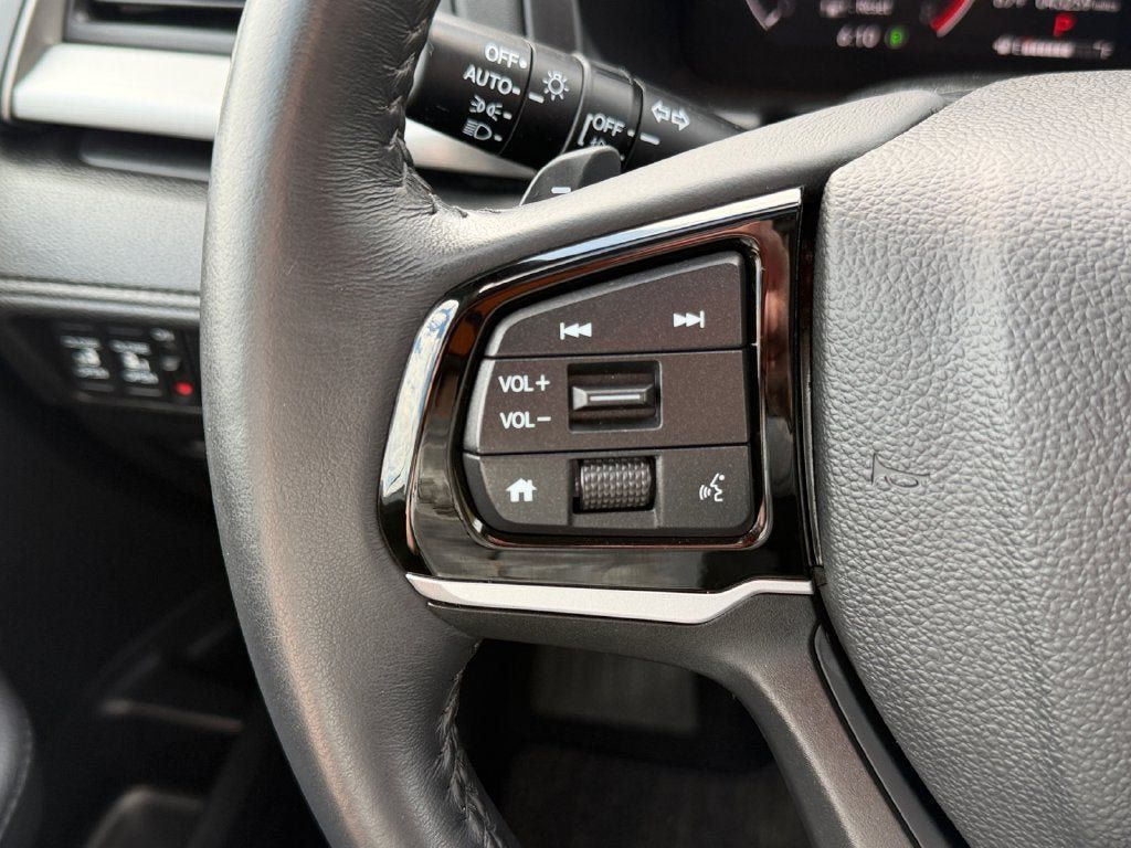 Used 2025 Honda Odyssey EX-L image 16