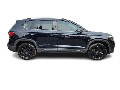 Certified 2022 Volkswagen Taos SE w/ Panoramic Sunroof Package image 7