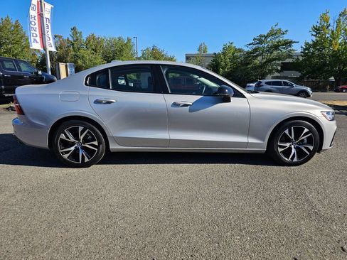 Used 2025 Volvo S60 B5 Core AWD/4WD image 4