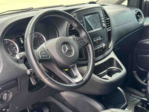 Used 2022 Mercedes-Benz Metris image 11