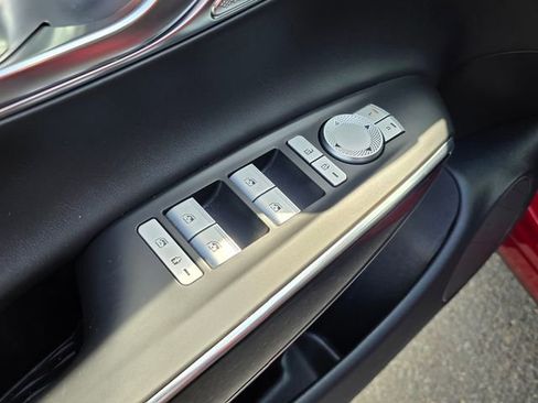 Used 2025 Genesis GV70 2.5T image 23