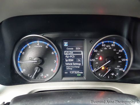 Used 2018 Toyota RAV4 XLE w/ Plus Extra Value Package AWD/4WD image 14