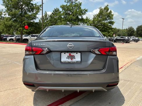 Used 2025 Nissan Versa SV FWD image 7