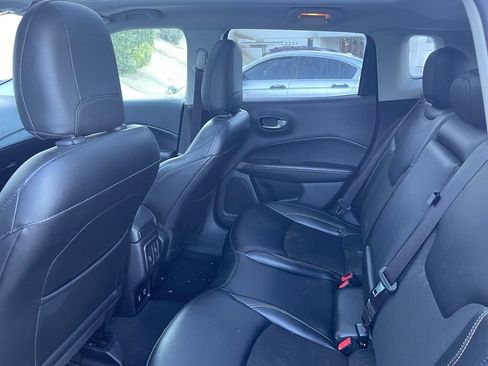Used 2020 Jeep Compass Latitude w/ Popular Equipment Group FWD image 9
