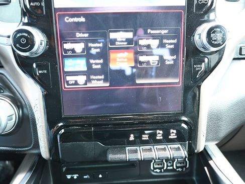 Used 2019 RAM 1500 Laramie RWD image 23