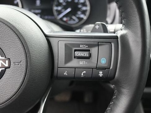 Used 2025 Nissan Pathfinder SV AWD/4WD image 19