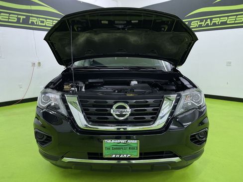 Used 2020 Nissan Pathfinder S image 4