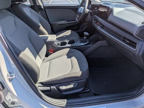 Used 2025 Kia K4 FWD image 35