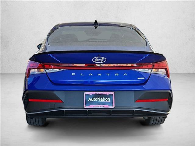 Used 2026 Hyundai Elantra SEL w/ Cargo Package FWD image 5