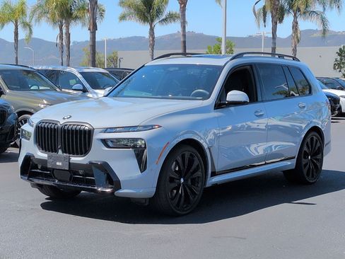 Certified 2024 BMW X7 xDrive40i w/ M Sport Package AWD/4WD image 5