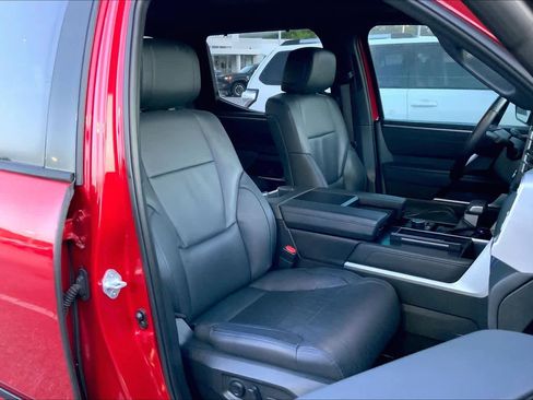 Used 2022 Toyota Tundra Platinum w/ Advanced Package image 9