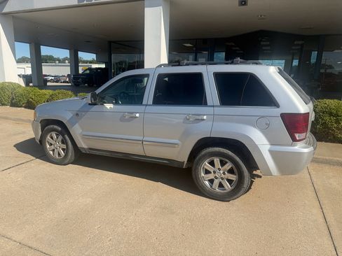 Used 2008 Jeep Grand Cherokee Limited w/ Trailer Tow Group IV AWD/4WD image 6