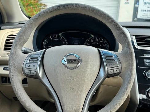 Used 2013 Nissan Altima 2.5 S FWD image 13