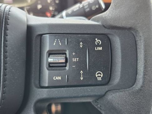 Used 2023 Land Rover Defender 110 V8 AWD/4WD image 24