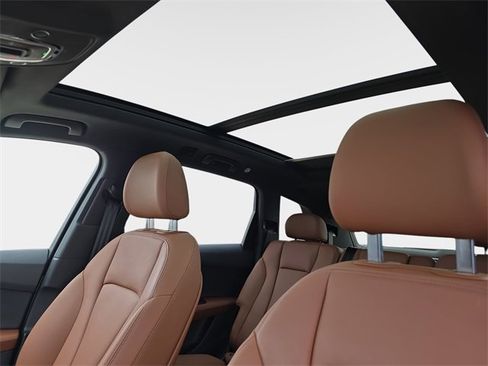 Used 2025 Audi Q7 3.0T Premium w/ Convenience Package image 34