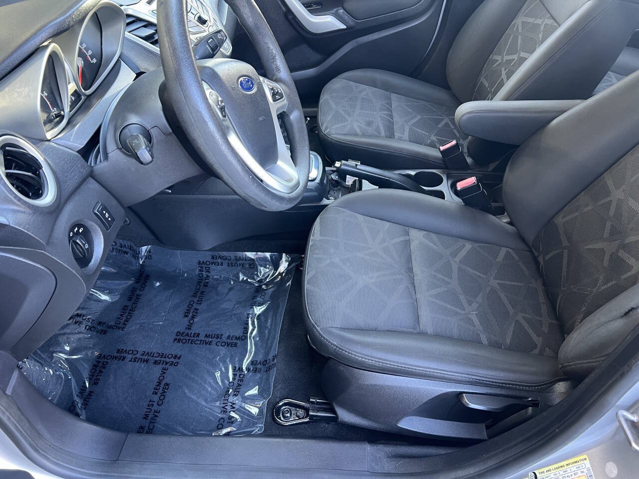 Used 2012 Ford Fiesta SE FWD image 9