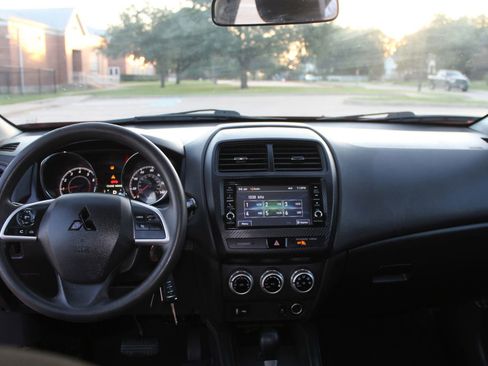 Used 2020 Mitsubishi Outlander Sport ES image 19