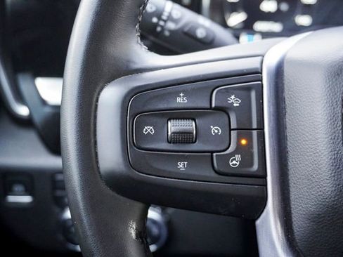 Used 2024 GMC Sierra 1500 SLE image 17