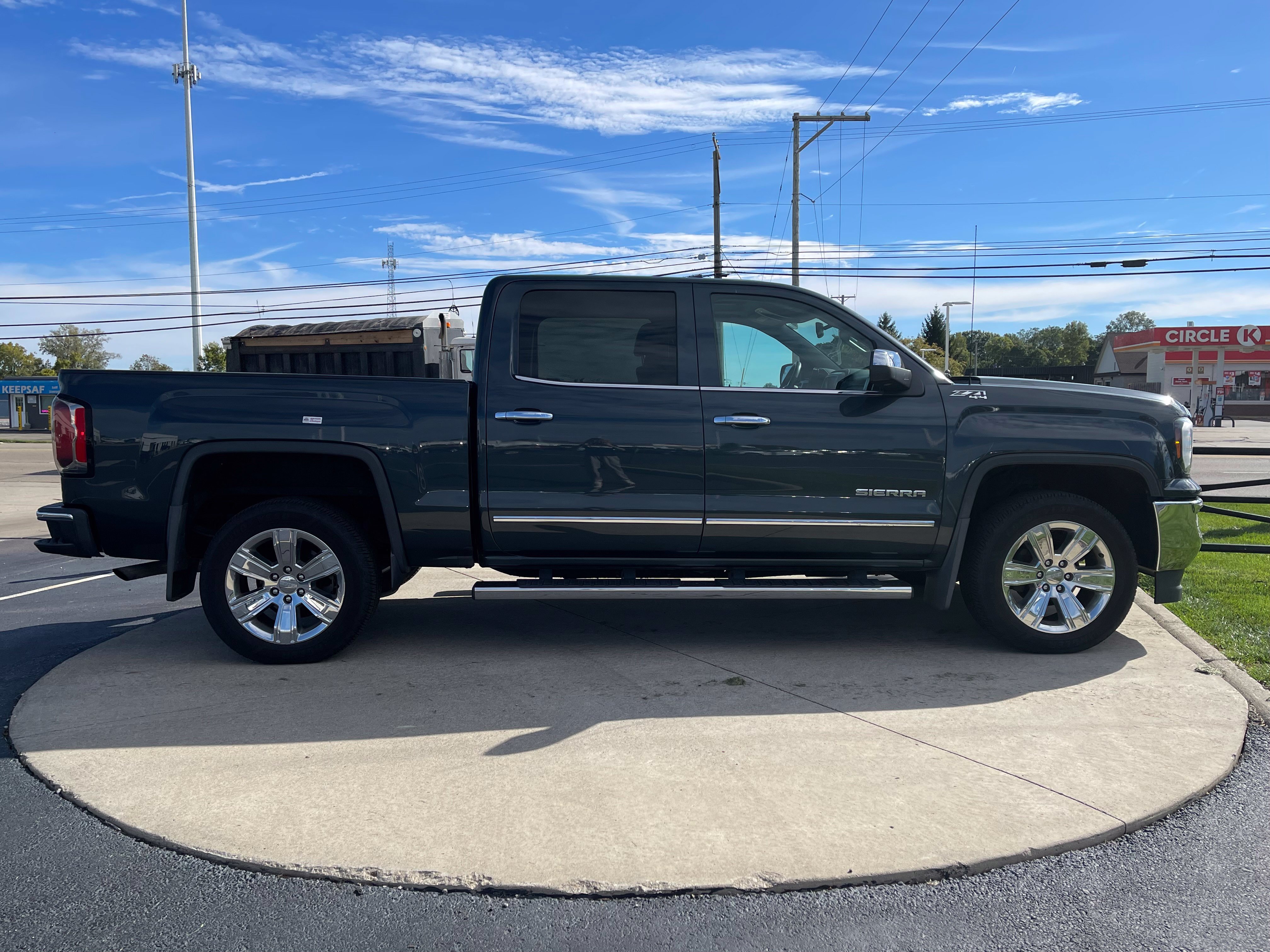 Used 2017 GMC Sierra 1500 SLT AWD/4WD image 8