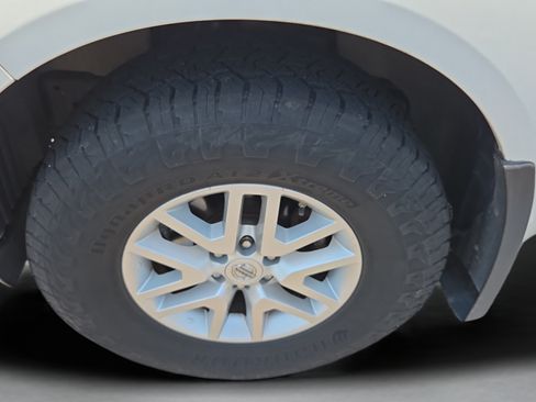 Used 2018 Nissan Frontier SV w/ Value Truck Package AWD/4WD image 27