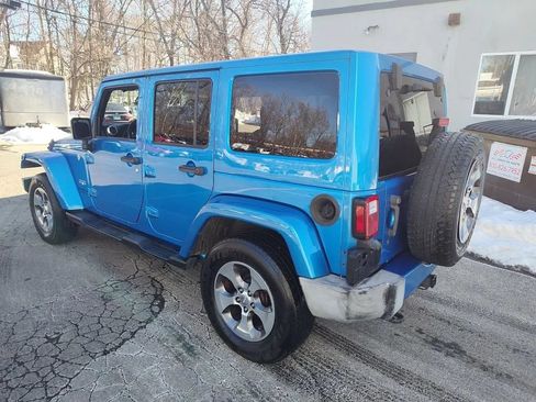 Used 2016 Jeep Wrangler Unlimited Sahara w/ Max Tow Package AWD/4WD image 3