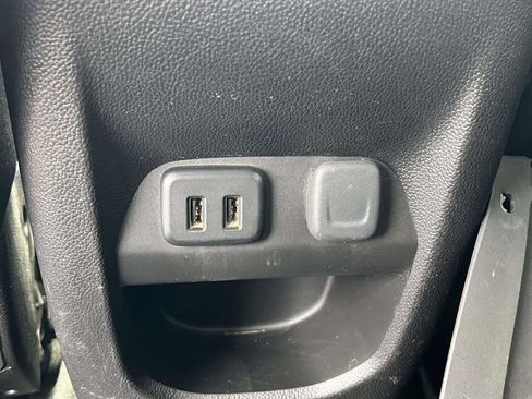 Used 2017 Chevrolet Colorado Z71 AWD/4WD image 16