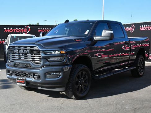 Used 2025 RAM 2500 Big Horn AWD/4WD image 3