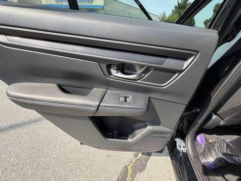 Used 2025 Honda CR-V LX image 27