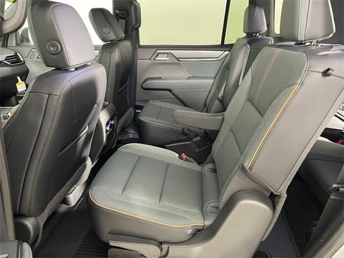 New 2026 GMC Acadia AT4 w/ Luxury Package image 13
