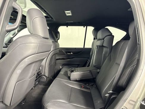 Used 2024 Lexus LX 600 4WD w/ Luxury Package image 23