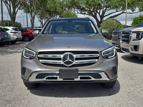 Used 2021 Mercedes-Benz GLC 300 4MATIC image 2
