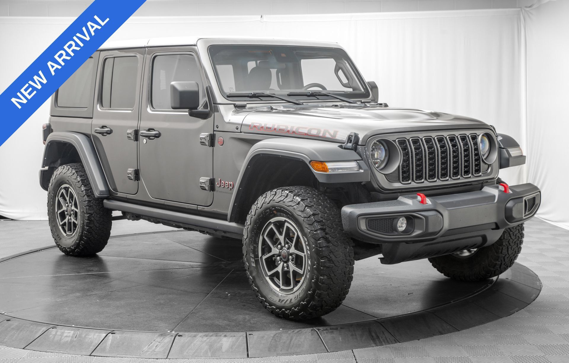 Used 2025 Jeep Wrangler Unlimited Rubicon AWD/4WD image 9