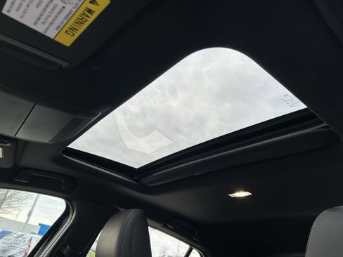 Used 2024 MAZDA MAZDA3 s image 24