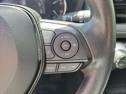 Used 2025 Toyota RAV4 XLE FWD image 20
